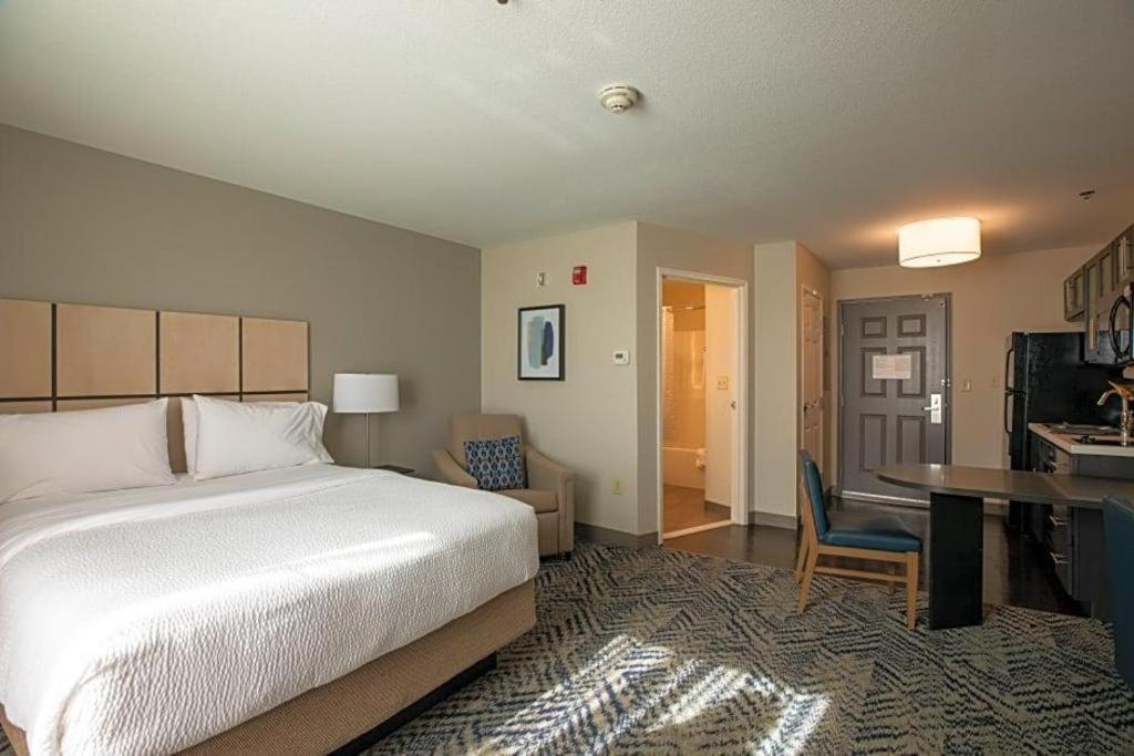 Candlewood Suites Saint Joseph By Ihg Exterior foto